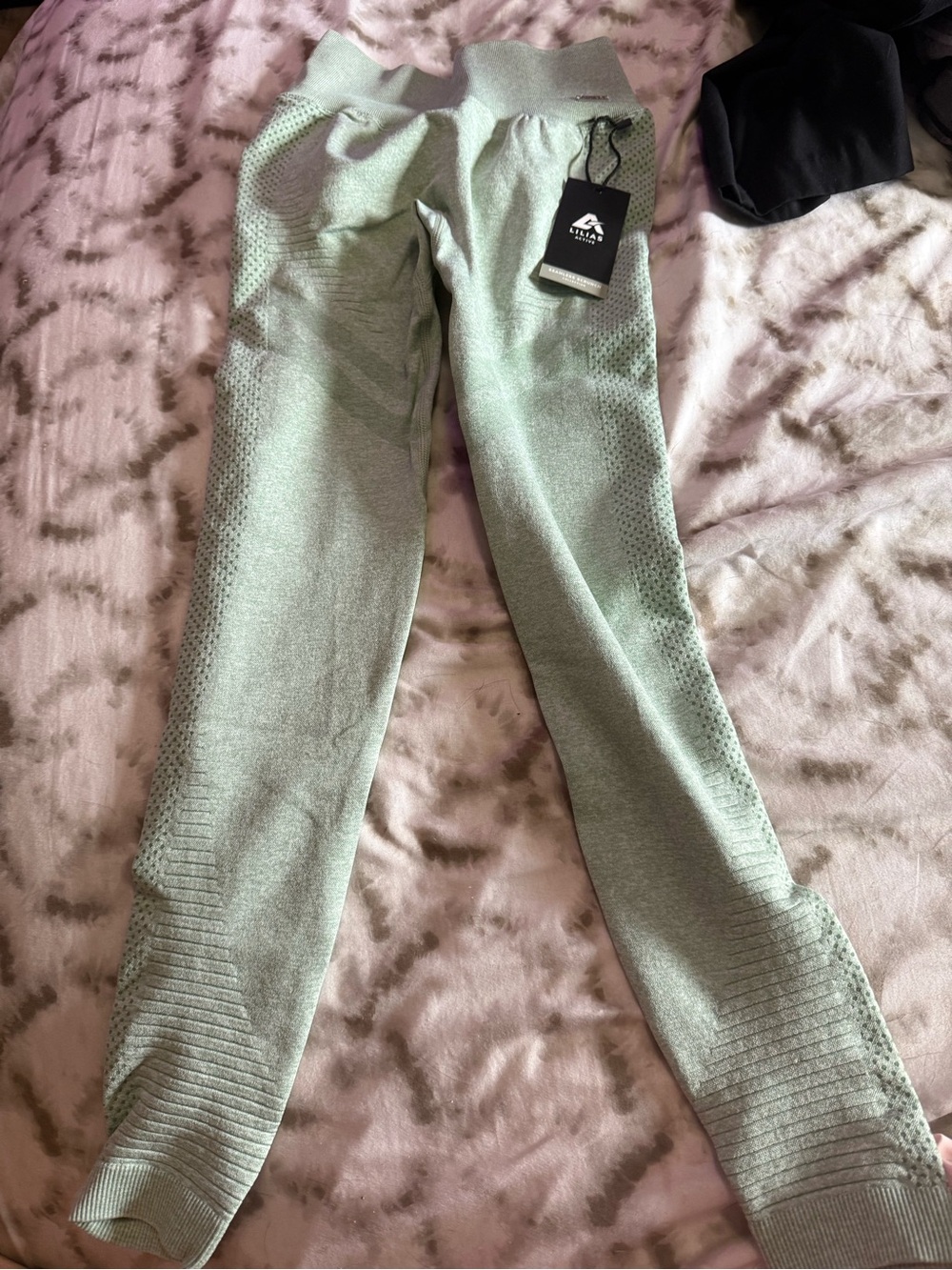 Lilia’s Active Sage Green Seamless Leggings